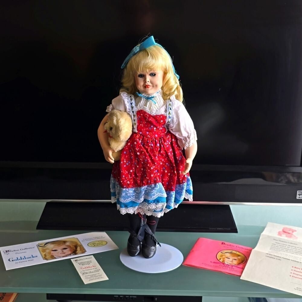 Paradise Galleries Goldilocks by Patricia Rose